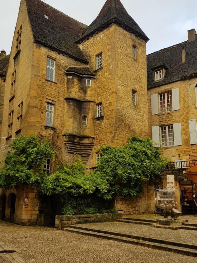 Hotel Confort Le Moulin Rouge Terrasson 外观 照片
