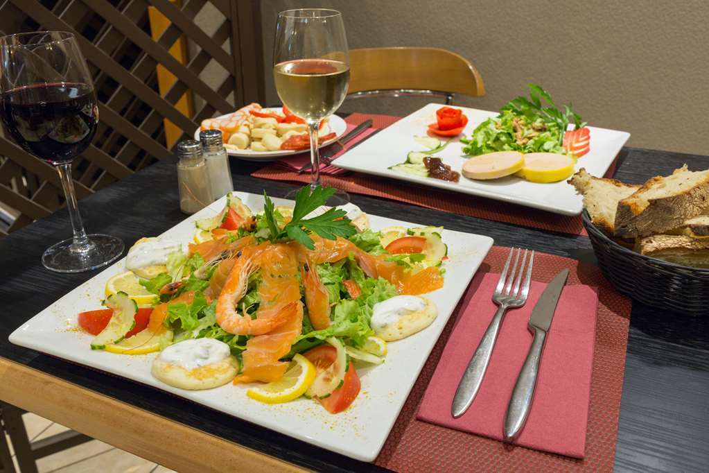 Hotel Confort Le Moulin Rouge Terrasson 餐厅 照片